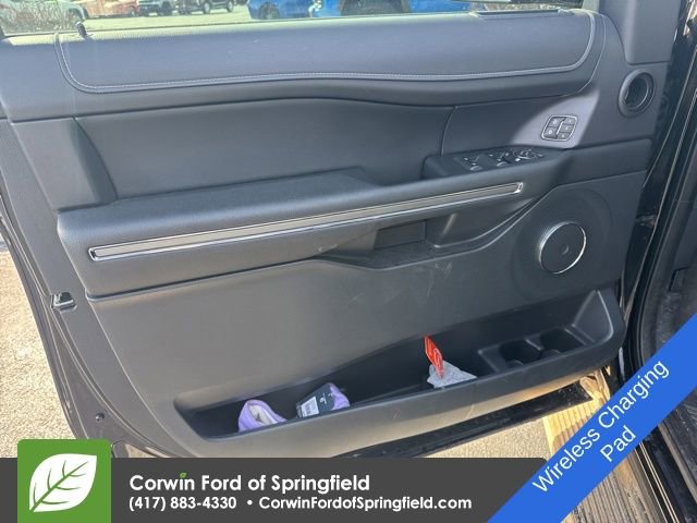 Used 2022 Ford Expedition XLT image 15