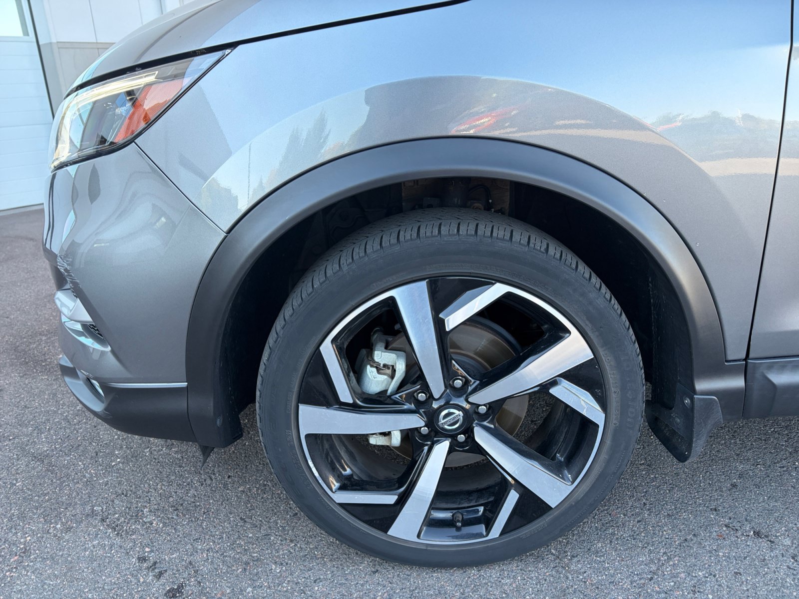 Used 2021 Nissan Rogue Sport SL w/ Premium Package FWD image 10