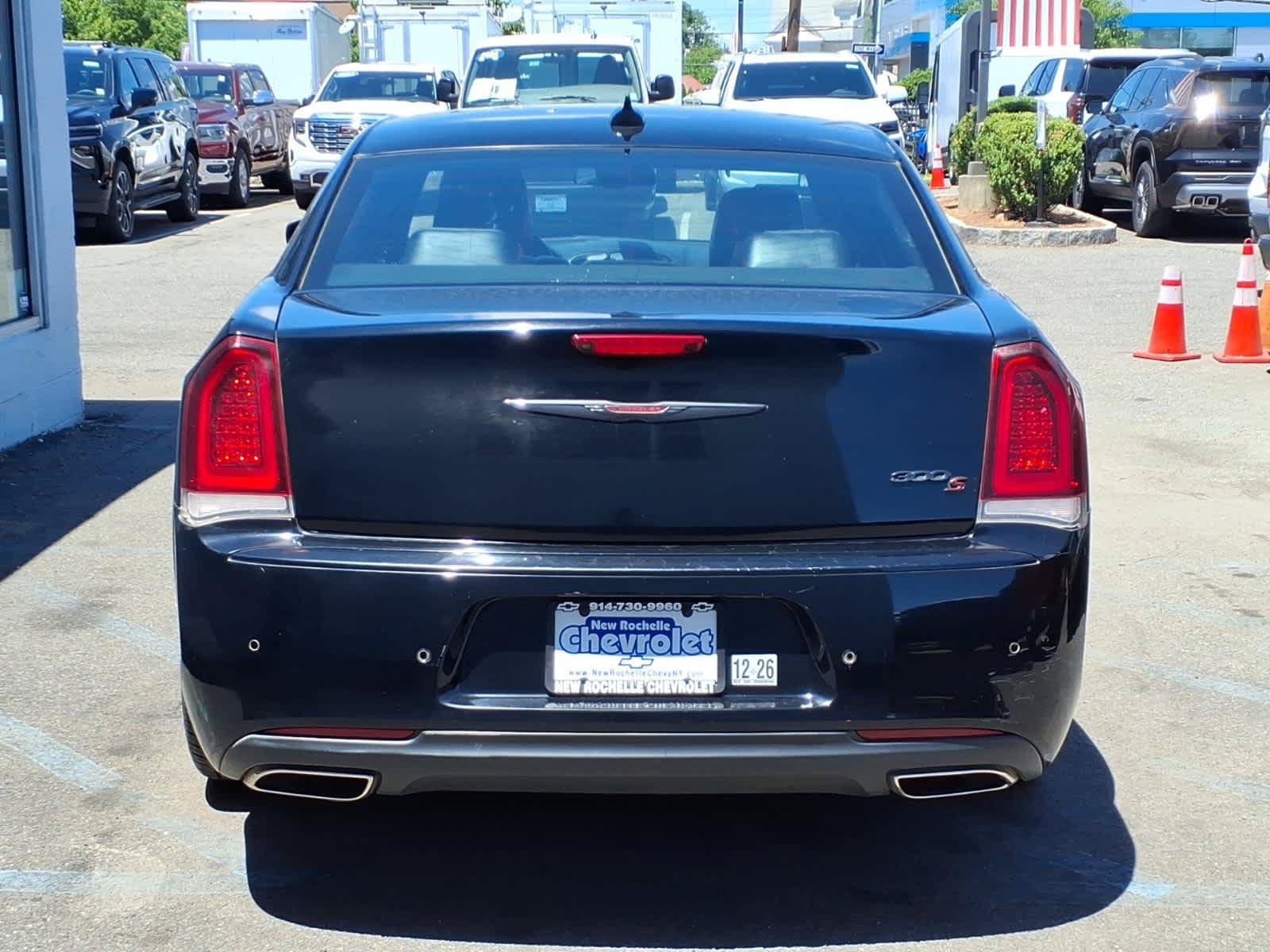 Used 2022 Chrysler 300 S RWD image 5