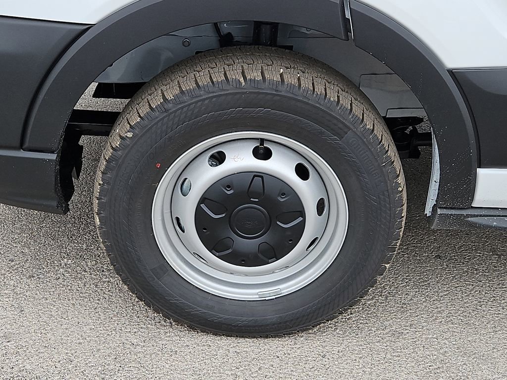 New 2026 Ford Transit 250 148 Medium Roof RWD image 17