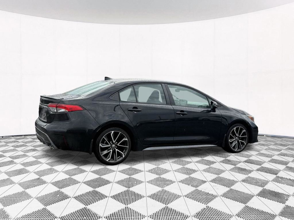 Used 2022 Toyota Corolla SE w/ Carpet Mat Package (TMS) image 11