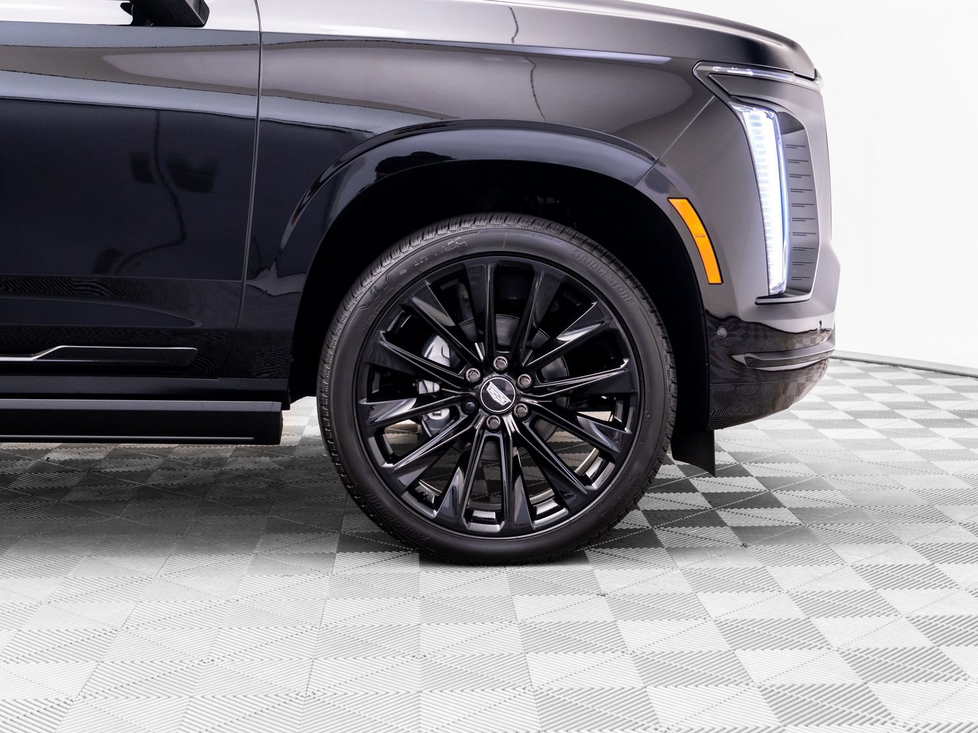 New 2026 Cadillac Escalade ESV Platinum Sport w/ LPO, ONYX Package AWD/4WD image 37