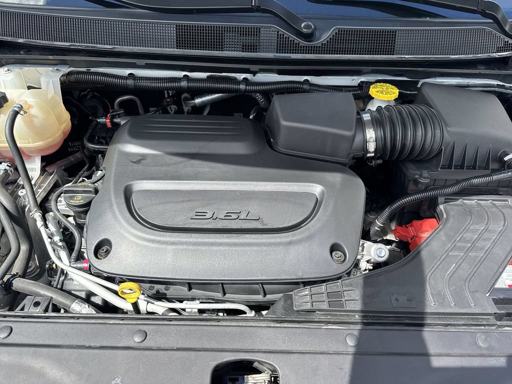 Used 2024 Chrysler Pacifica Touring-L FWD image 57