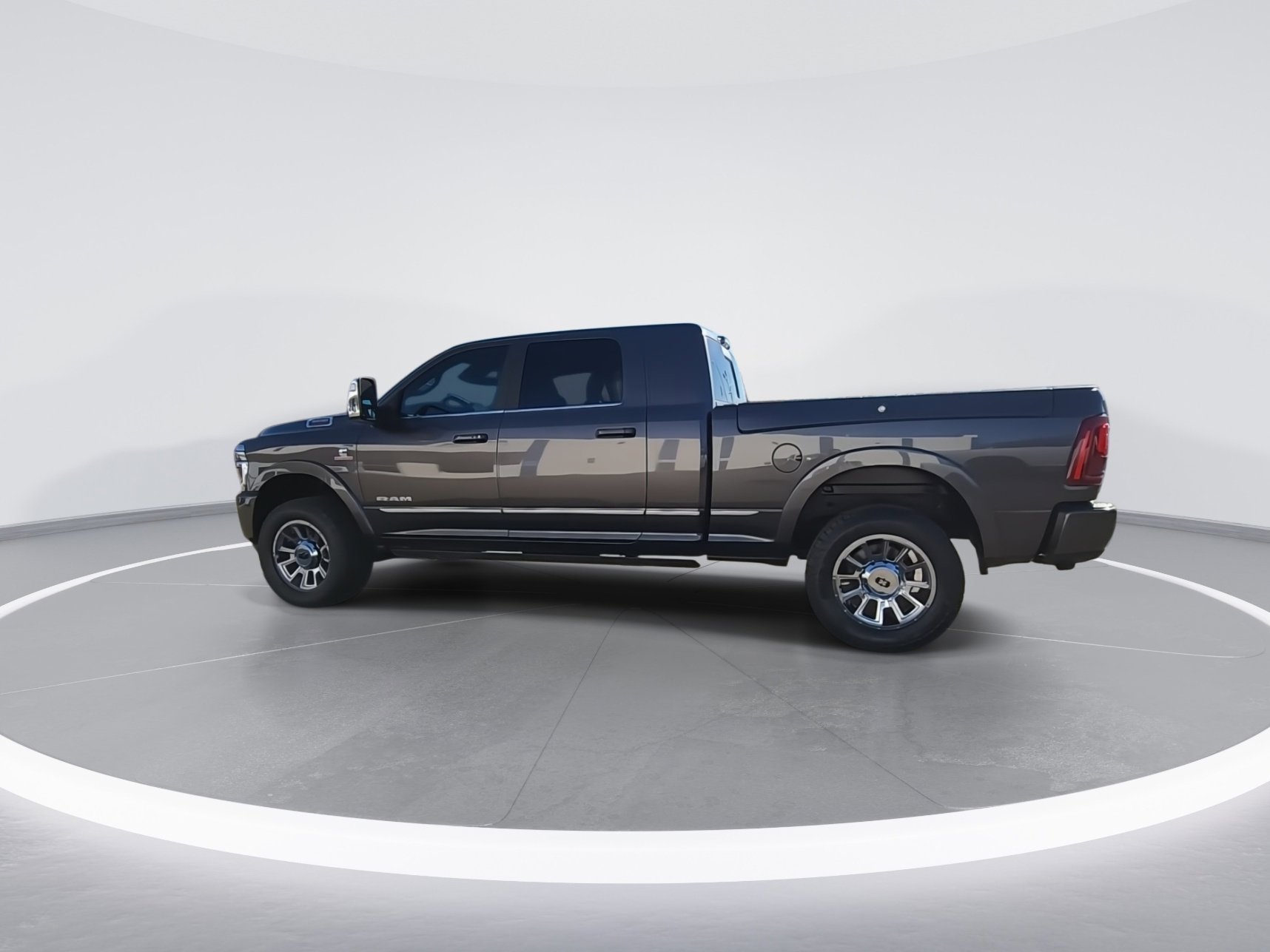 Used 2025 RAM 3500 Limited image 7