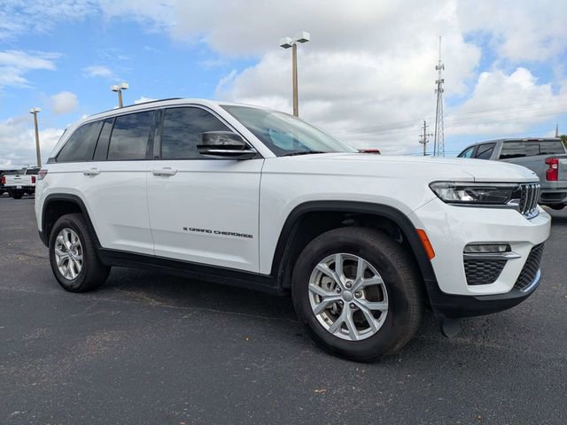 Used 2024 Jeep Grand Cherokee Limited RWD image 2