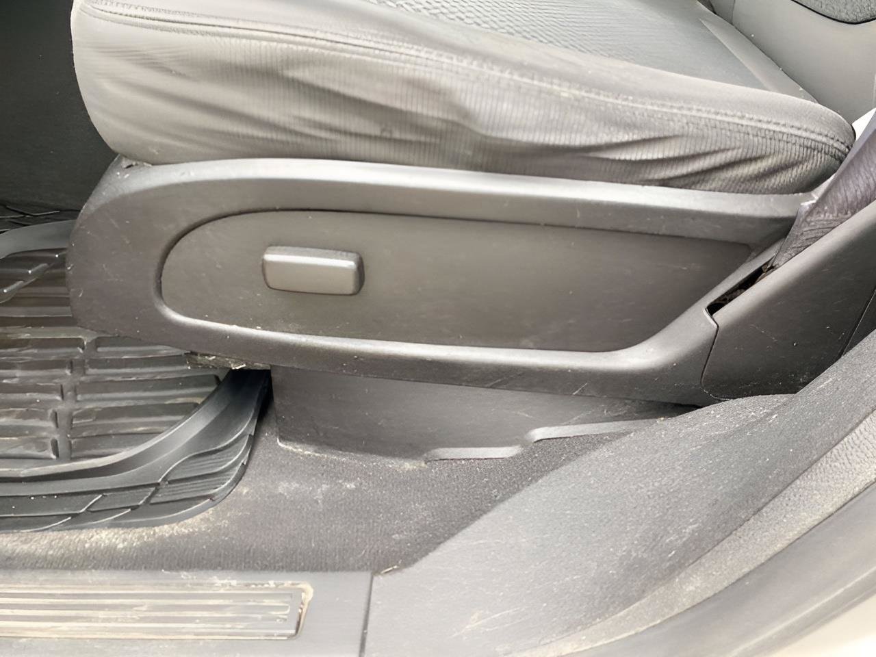 Used 2007 Saturn Outlook XE w/ Advanced Audio Pkg FWD image 25