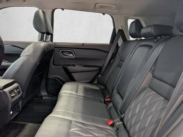 Used 2021 Nissan Rogue Platinum image 19