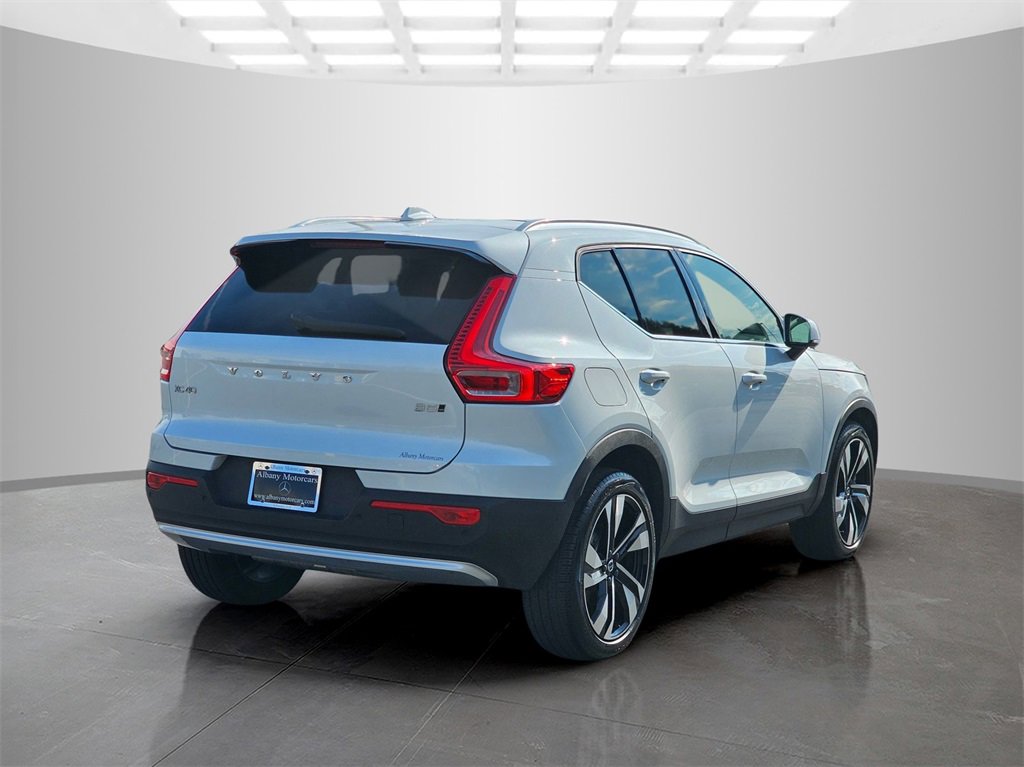Used 2023 Volvo XC40 B5 Ultimate w/ Protection Package Premier image 6