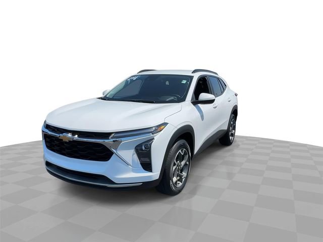 Used 2024 Chevrolet Trax LT w/ Driver Confidence Package FWD image 3