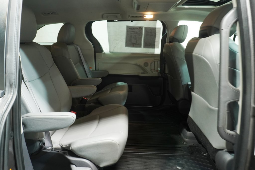 Used 2021 Toyota Sienna XLE w/ XLE Plus Package AWD/4WD image 19