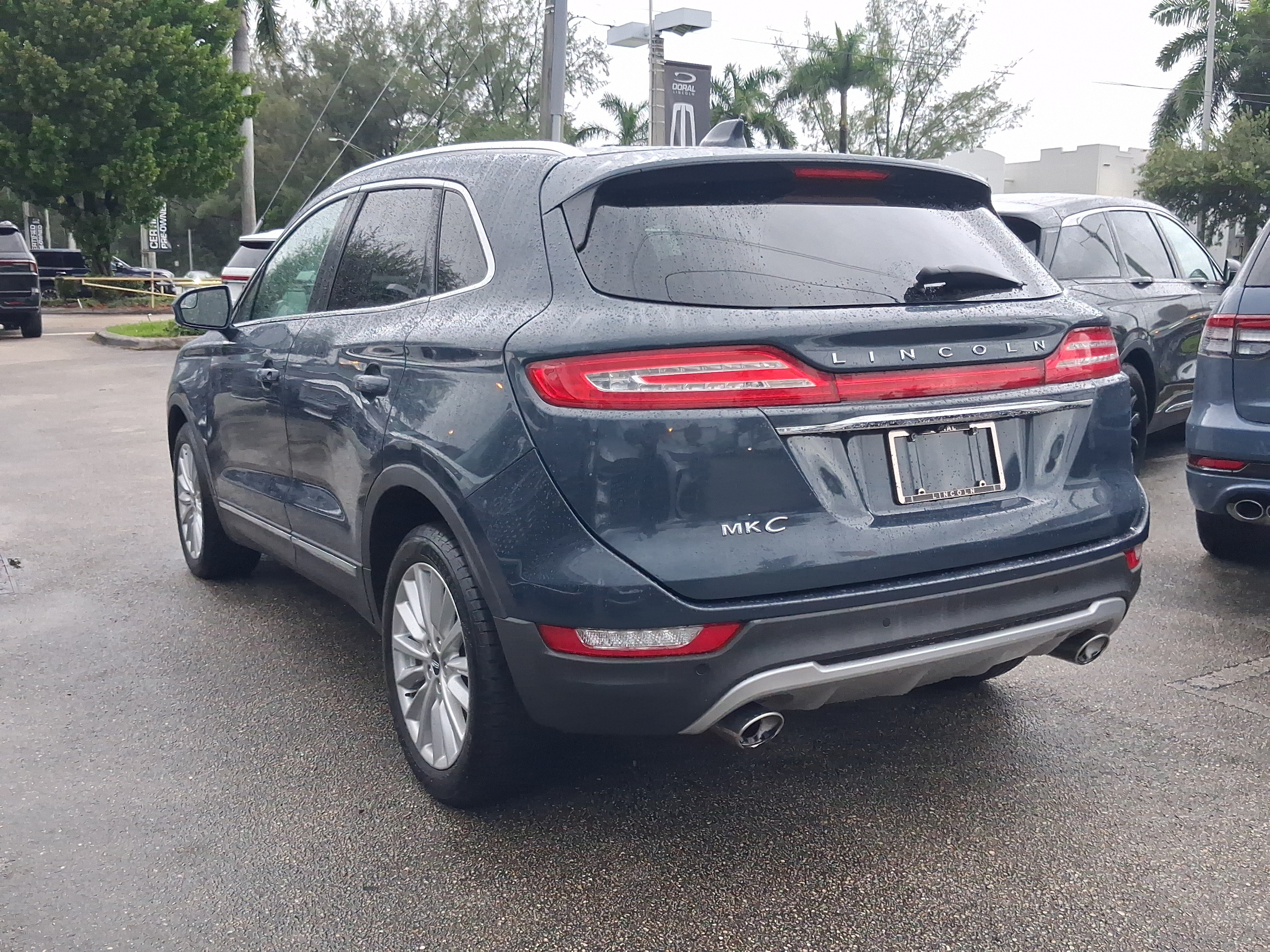 Used 2019 Lincoln MKC Premiere FWD image 3