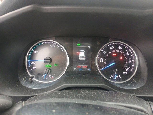 Used 2021 Toyota RAV4 XLE w/ Convenience Package image 2