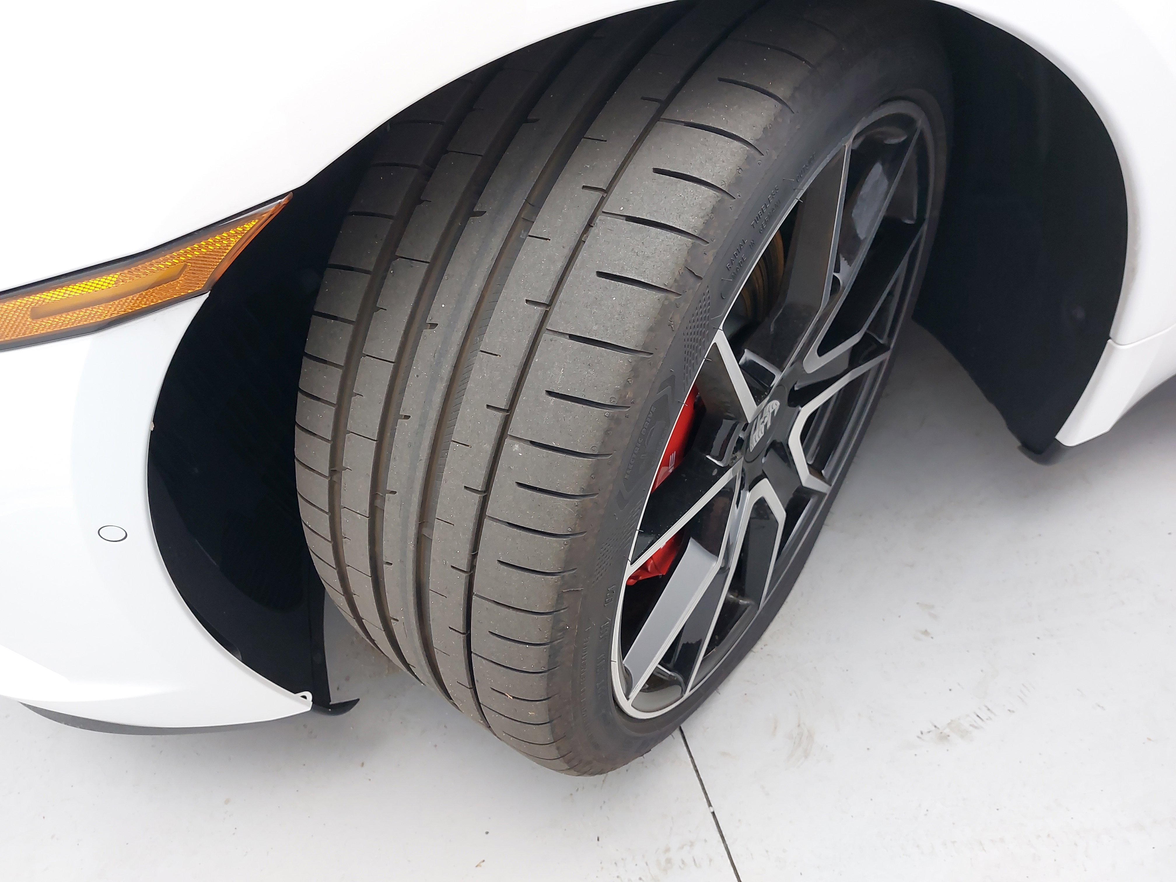 New 2025 Porsche Taycan 4S image 34