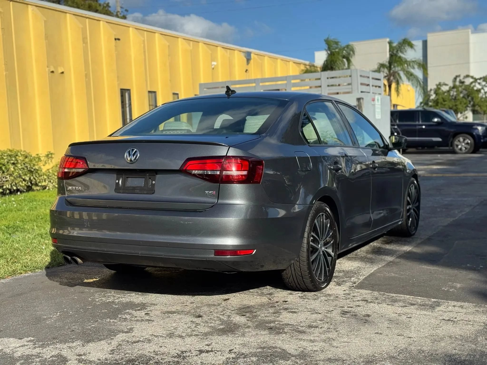 Used 2017 Volkswagen Jetta Sport FWD image 8