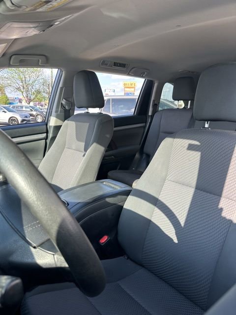Used 2019 Toyota Highlander LE FWD image 18