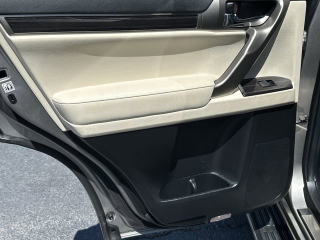 Used 2021 Lexus GX 460 Premium w/ Premium Package image 6
