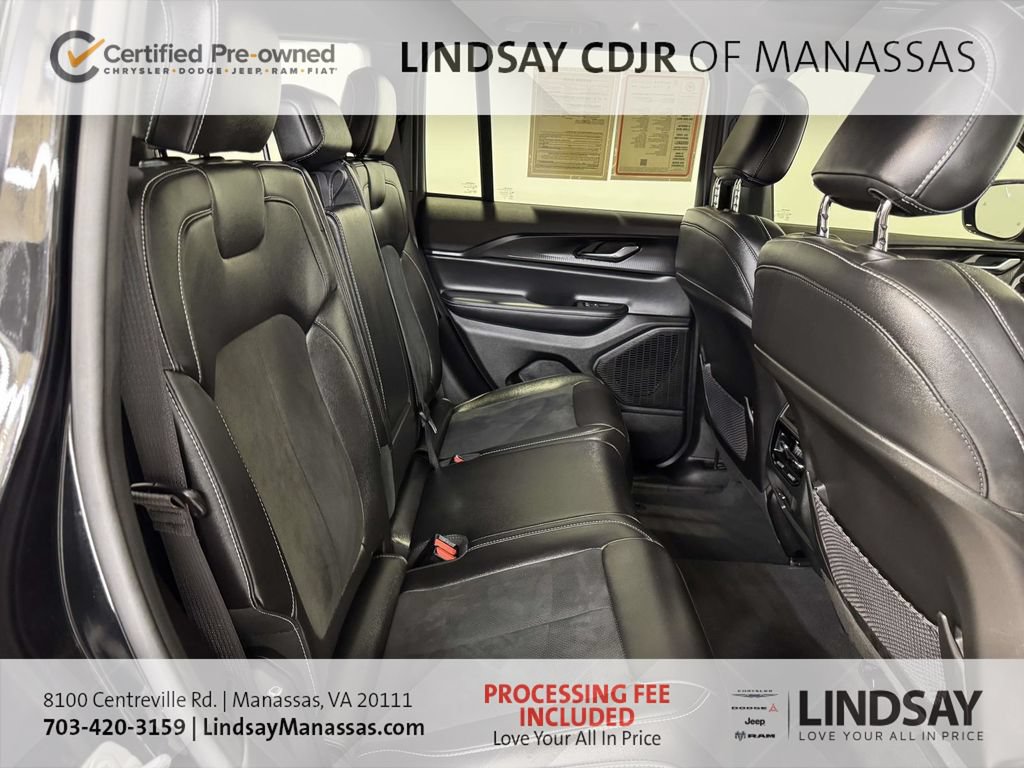 Certified 2025 Jeep Grand Cherokee Altitude AWD/4WD image 16