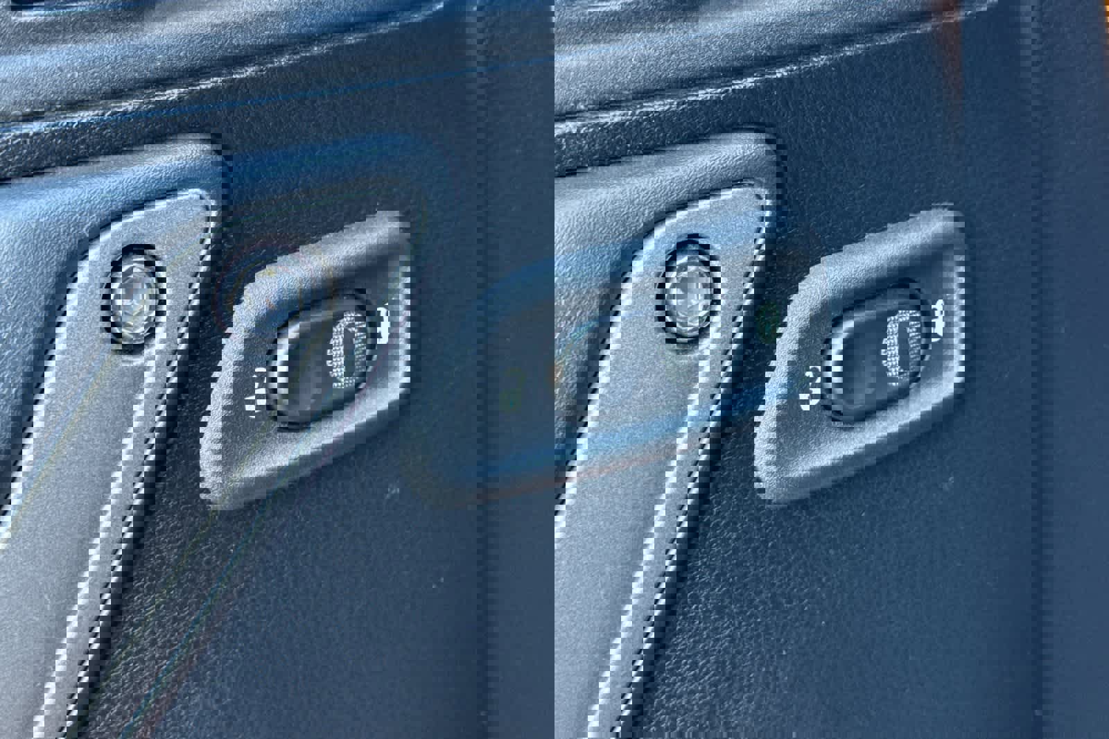 Used 2012 Jeep Wrangler Unlimited Sport image 13