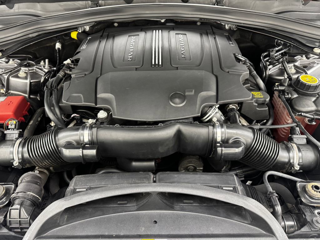 Used 2020 Jaguar F-PACE S image 31