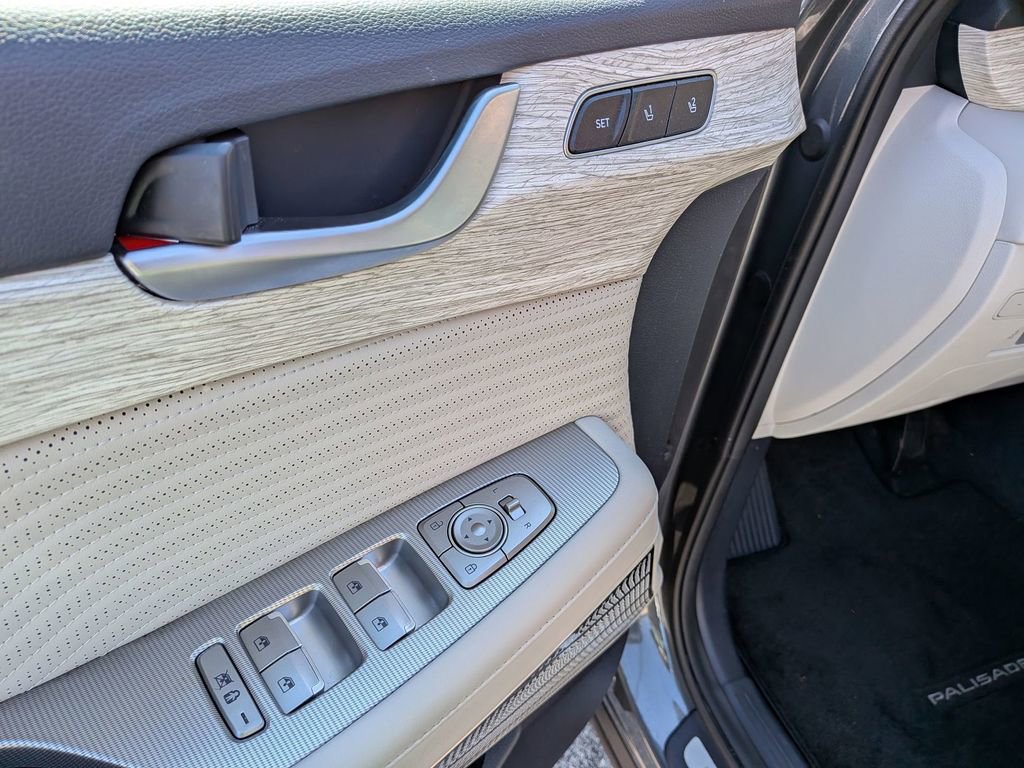Used 2025 Hyundai Palisade Calligraphy AWD/4WD image 11