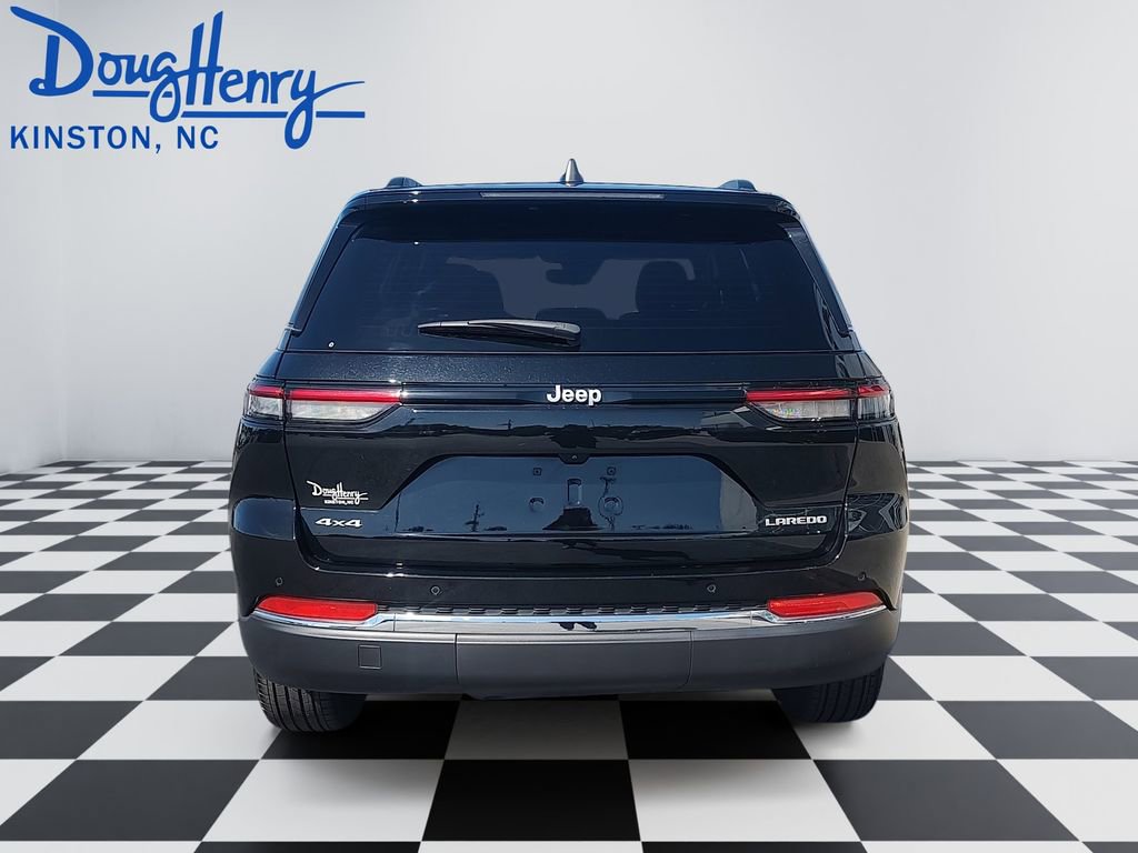 Used 2024 Jeep Grand Cherokee Laredo X w/ Luxury Tech Group I AWD/4WD image 4