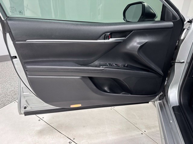 Used 2019 Toyota Camry SE FWD image 9