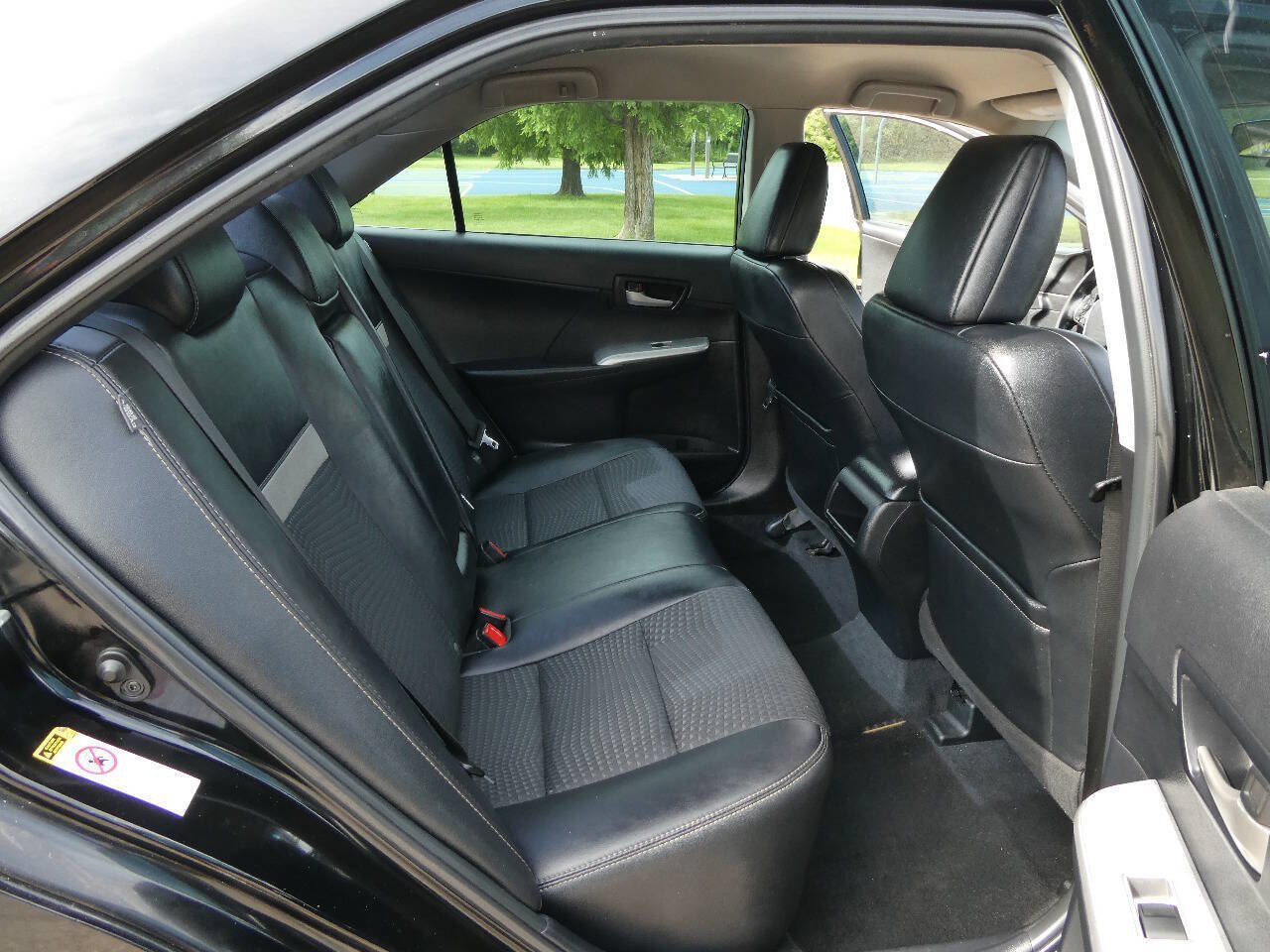Used 2012 Toyota Camry SE FWD image 24