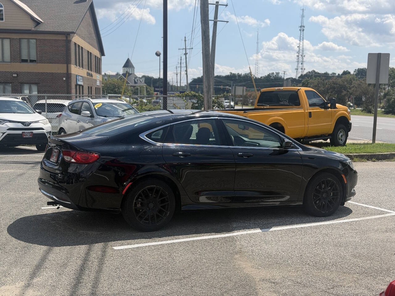 Used 2015 Chrysler 200 Limited FWD image 9