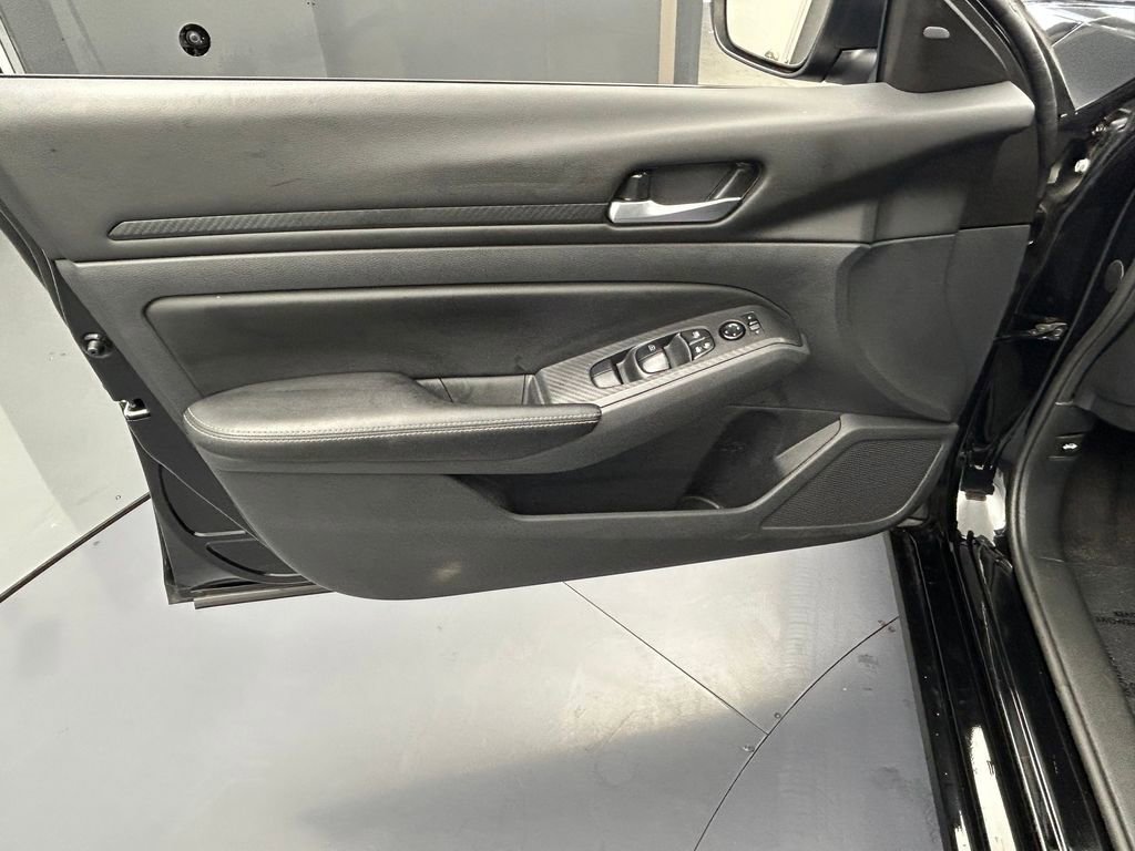 Used 2024 Nissan Altima 2.5 SV image 46
