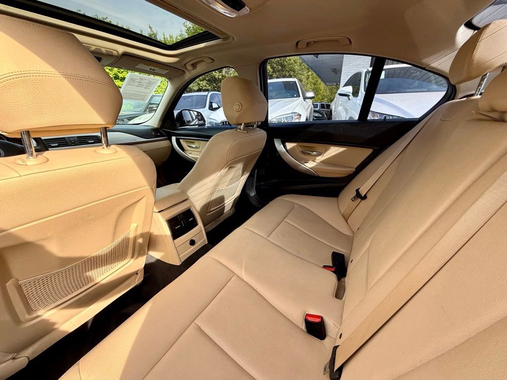 Used 2018 BMW 320i Sedan RWD image 35