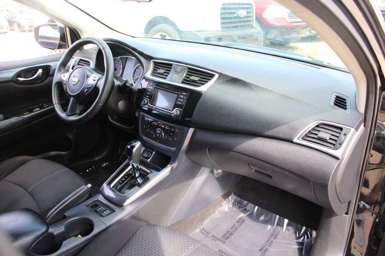 Used 2018 Nissan Sentra SR FWD image 13