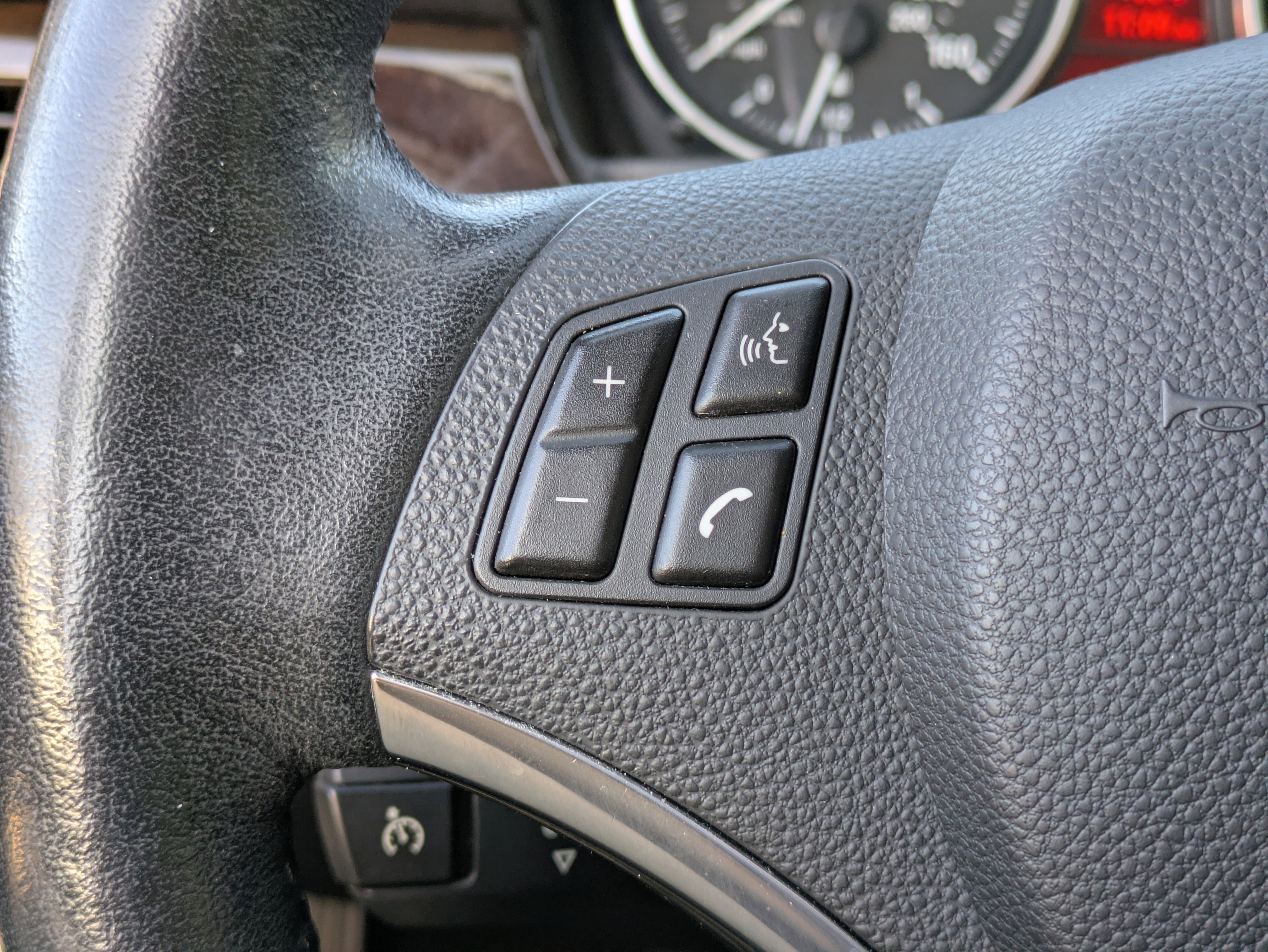 Used 2011 BMW 335i Convertible image 21