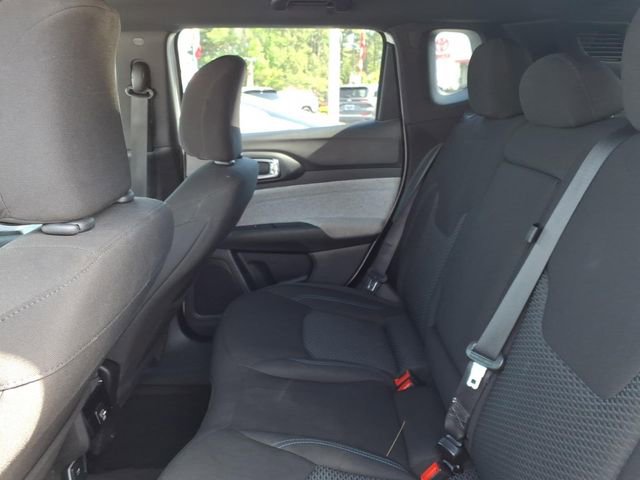 Used 2023 Jeep Compass Sport image 7