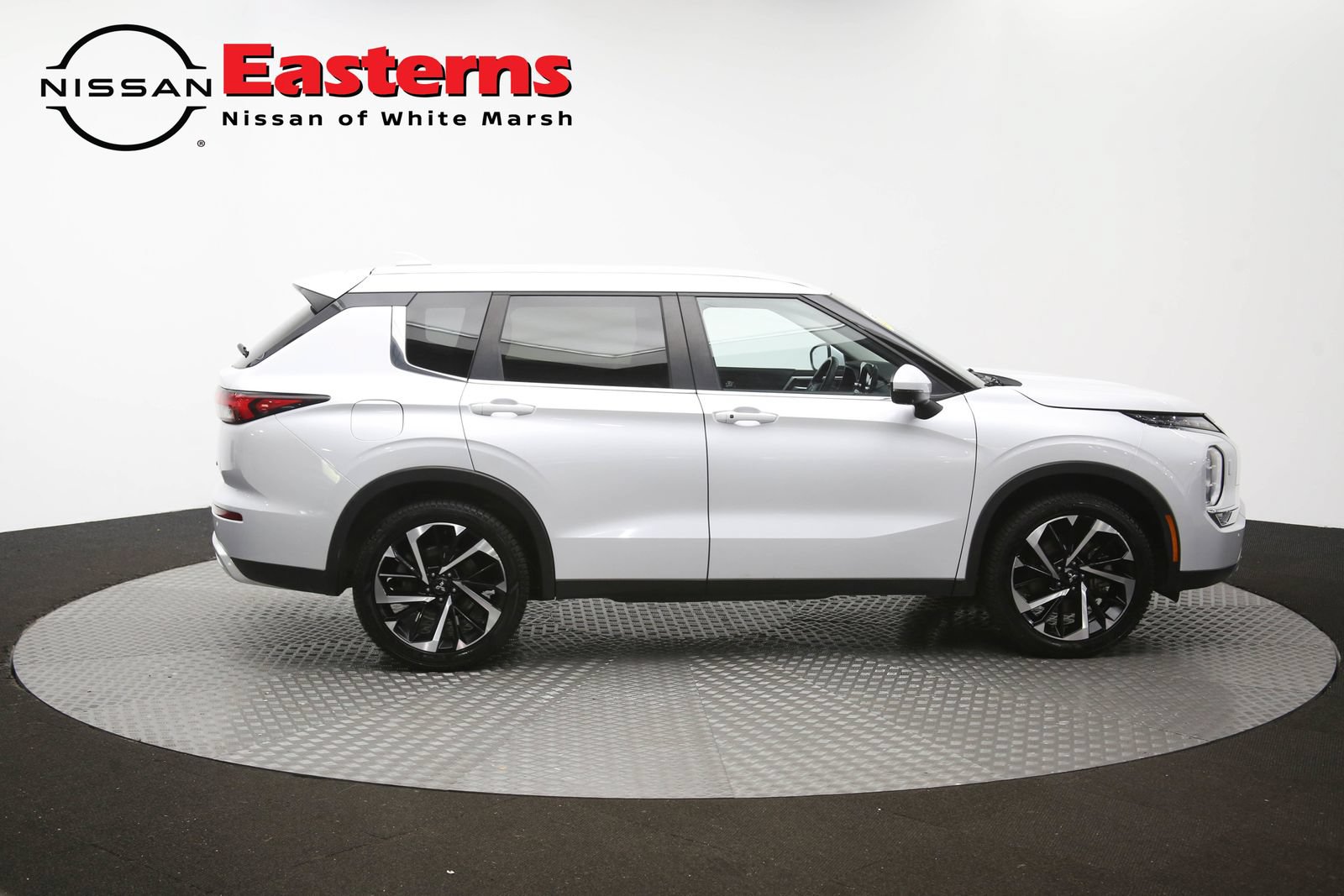 Used 2024 Mitsubishi Outlander SE AWD/4WD image 46