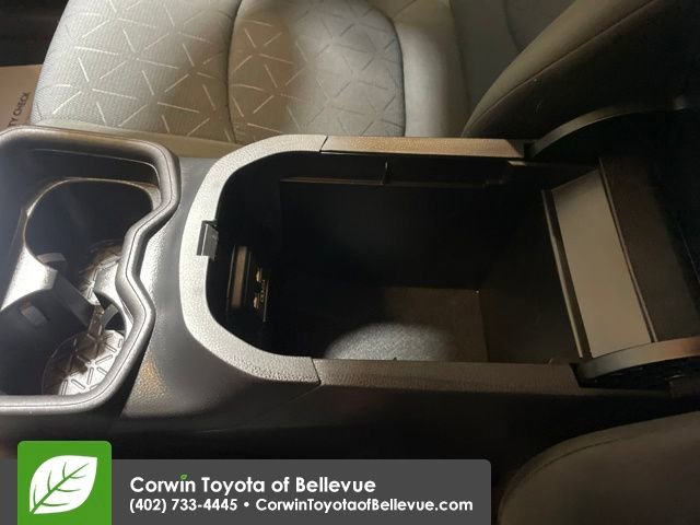 Used 2021 Toyota RAV4 XLE image 25