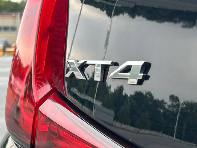 Used 2024 Cadillac XT4 Luxury w/ Cold Weather Package AWD/4WD image 13