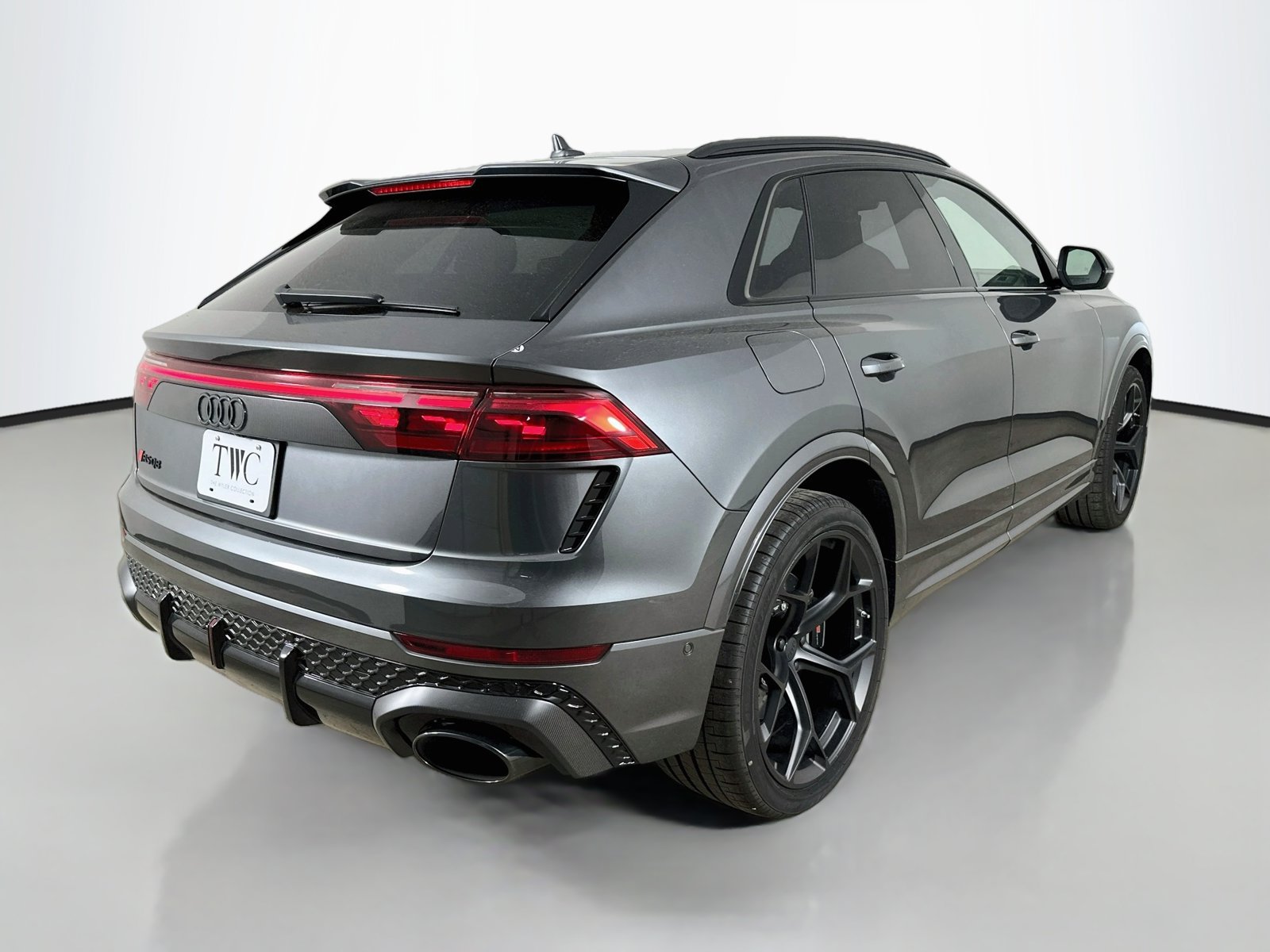 New 2027 Audi RS Q8 performance AWD/4WD image 5