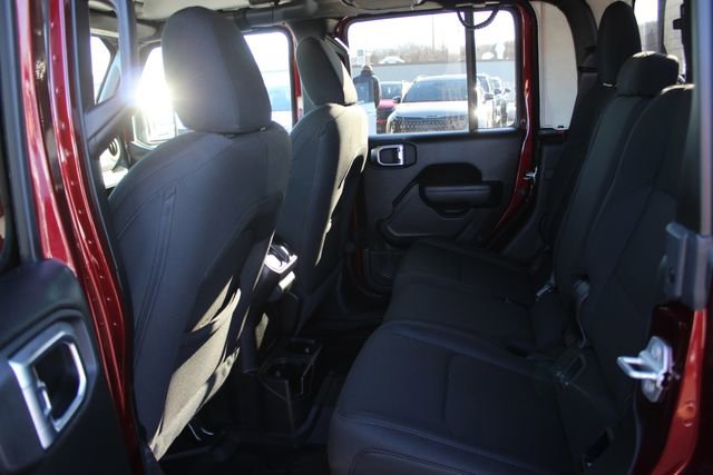 Used 2021 Jeep Gladiator Willys image 22