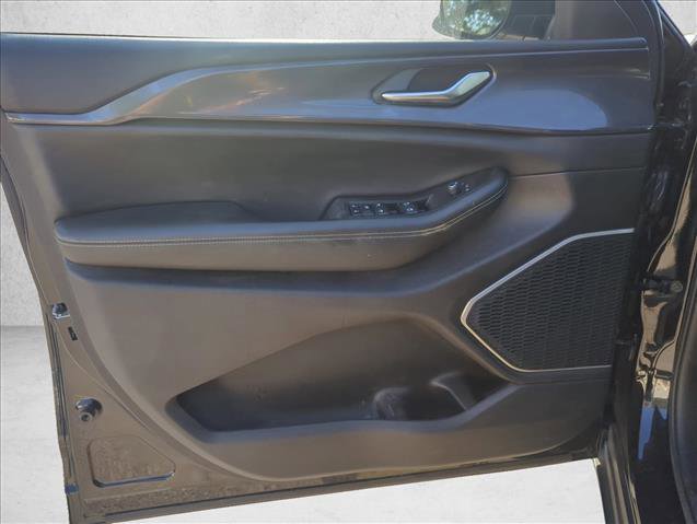 Used 2021 Jeep Grand Cherokee L Laredo w/ Luxury Tech Group I image 9