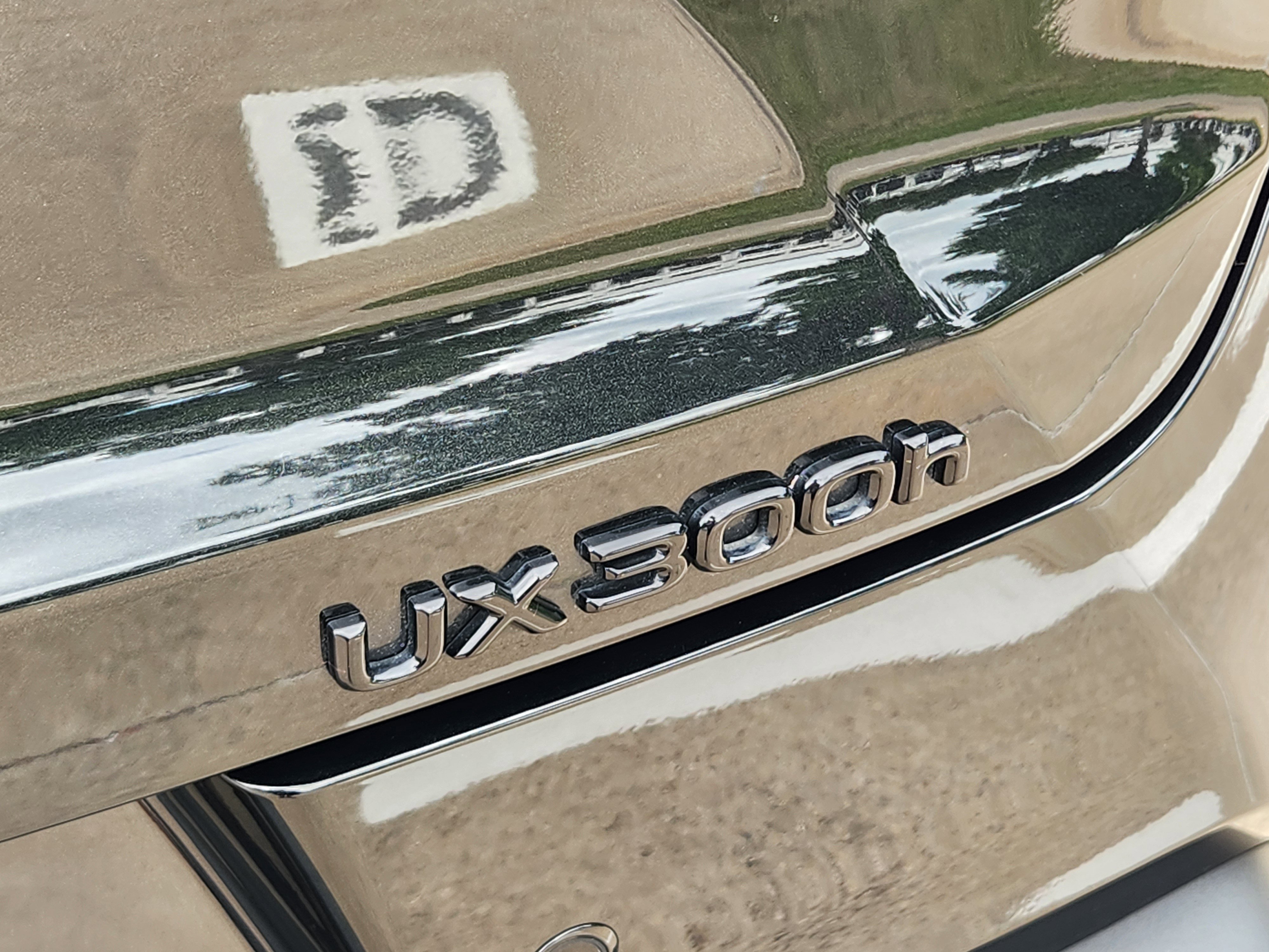 Used 2025 Lexus UX 300h FWD image 42