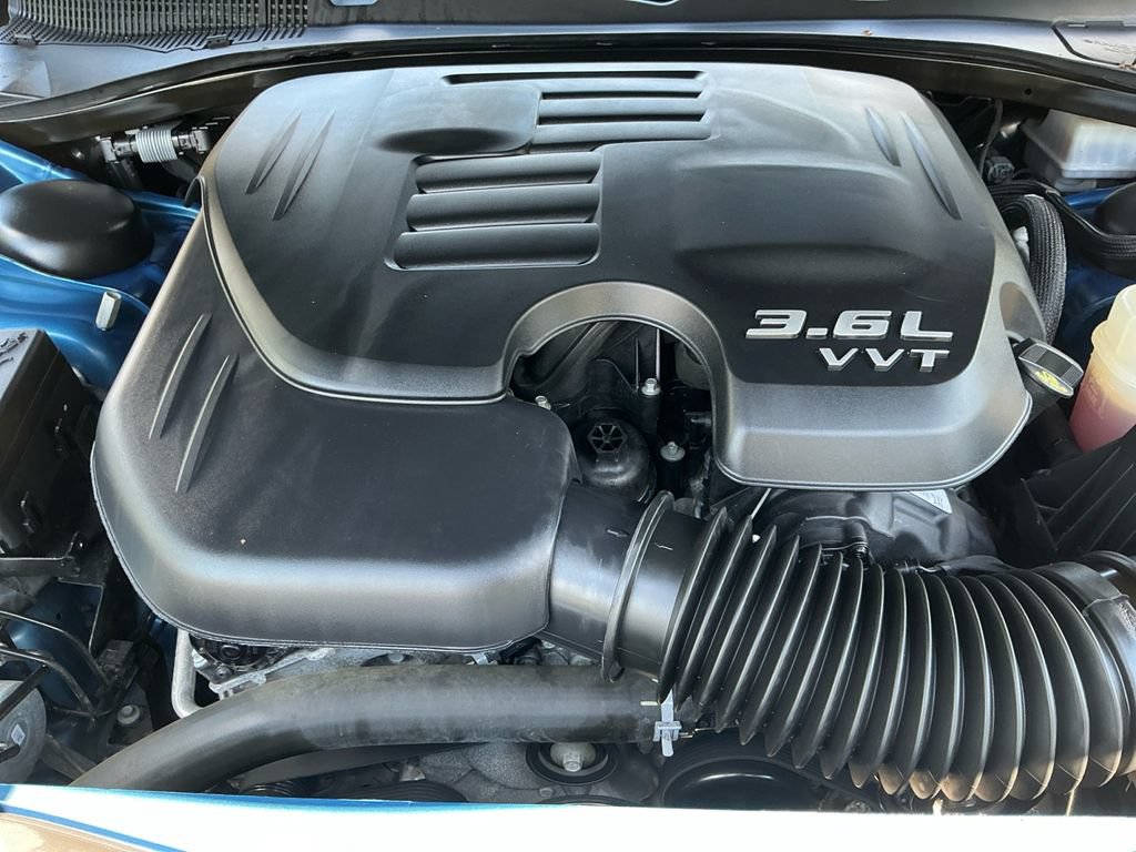 Used 2023 Dodge Charger SXT w/ Blacktop Package RWD image 9