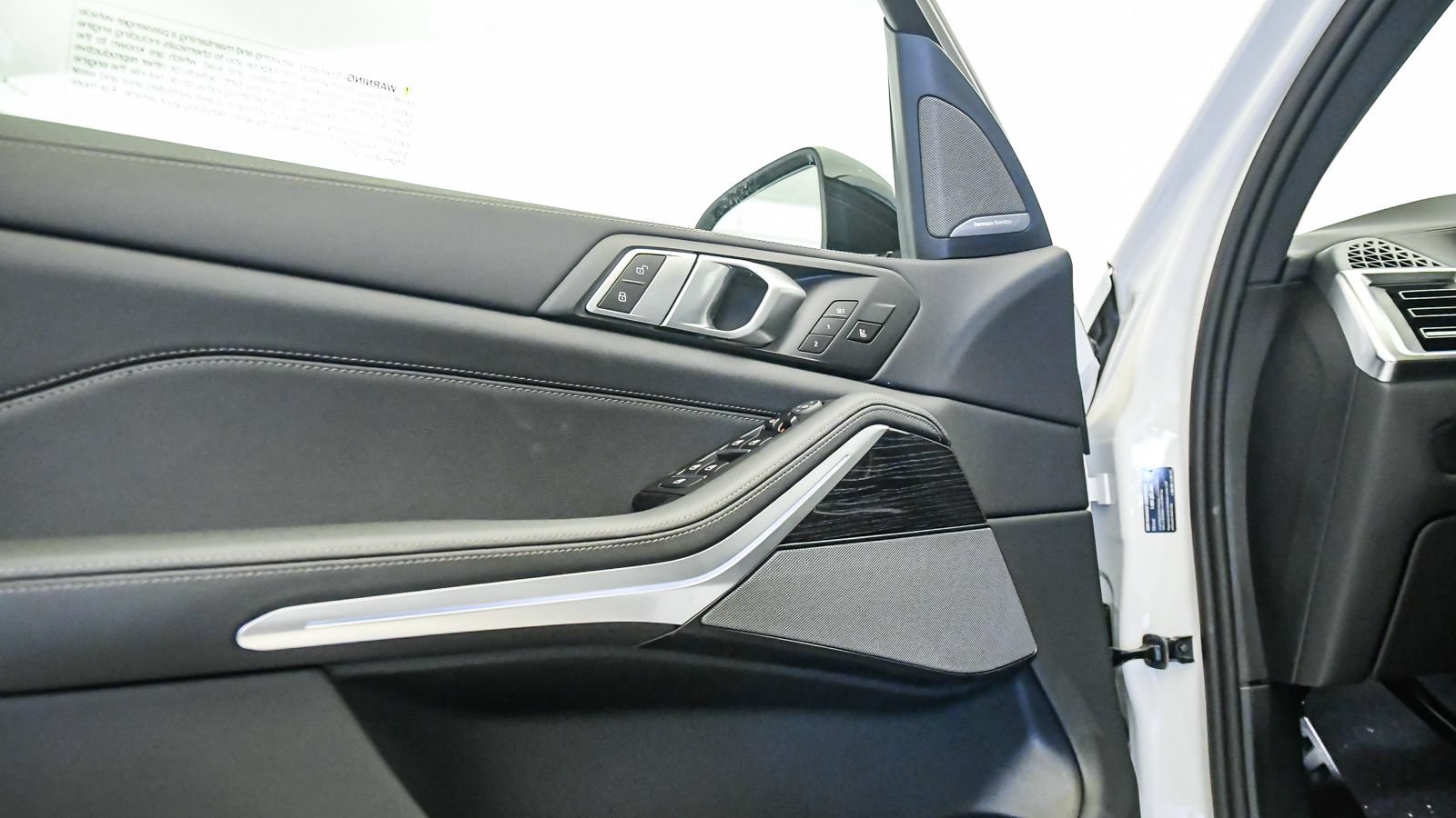 New 2026 BMW X5 sDrive40i w/ M Sport Package RWD image 24