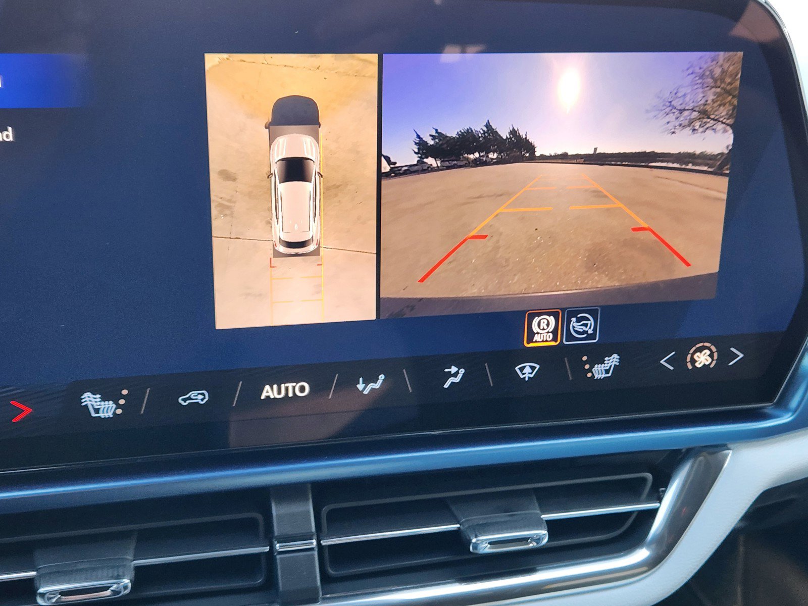 New 2026 Chevrolet Equinox EV LT image 14