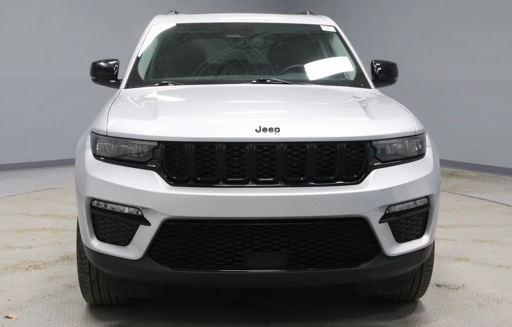 Used 2023 Jeep Grand Cherokee Limited w/ Black Appearance Package image 6