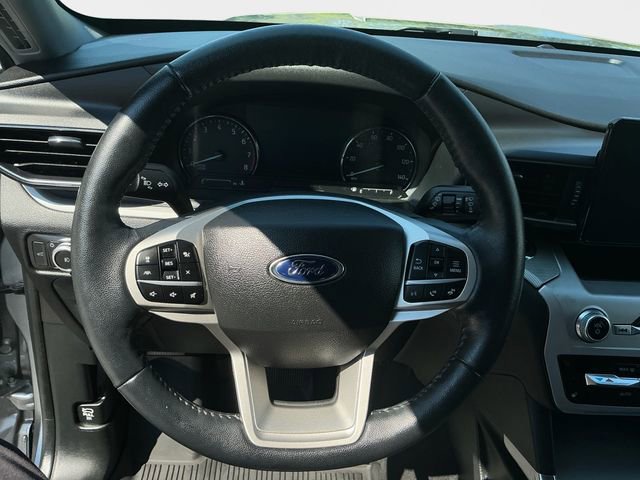 Used 2022 Ford Explorer XLT w/ Equipment Group 202A AWD/4WD image 13