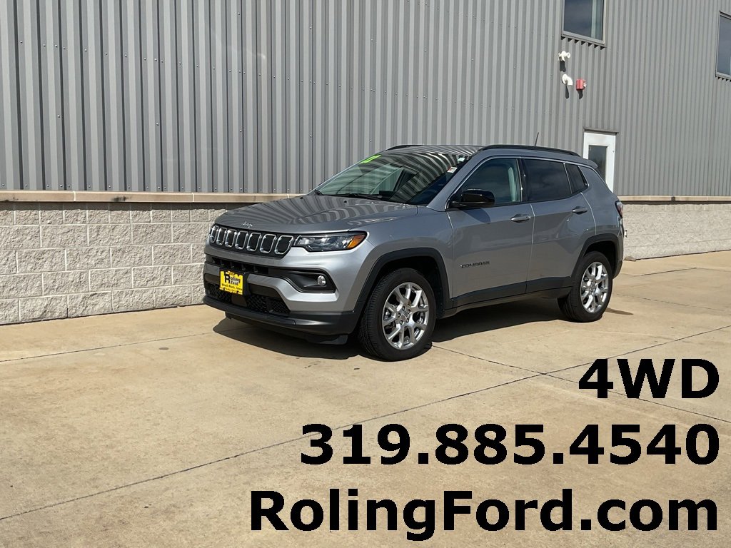Used 2022 Jeep Compass Latitude image 1