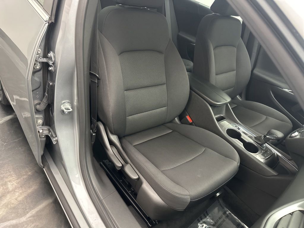 Used 2024 Chevrolet Malibu LT image 9