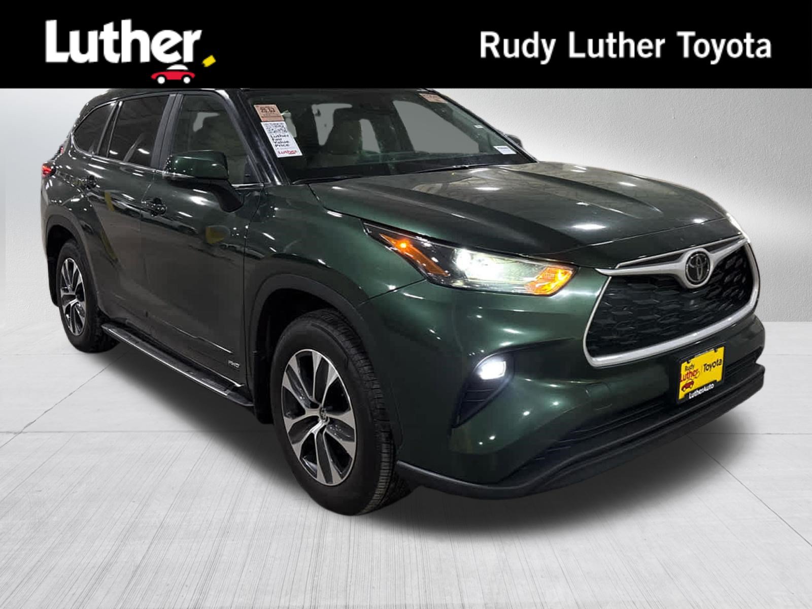 Certified 2025 Toyota Highlander XLE AWD/4WD video 1