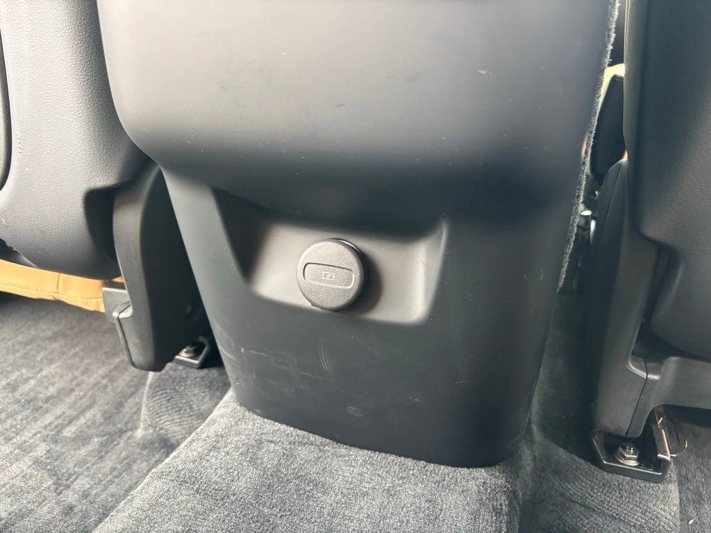 Certified 2024 Volvo XC90 B6 Ultimate image 22