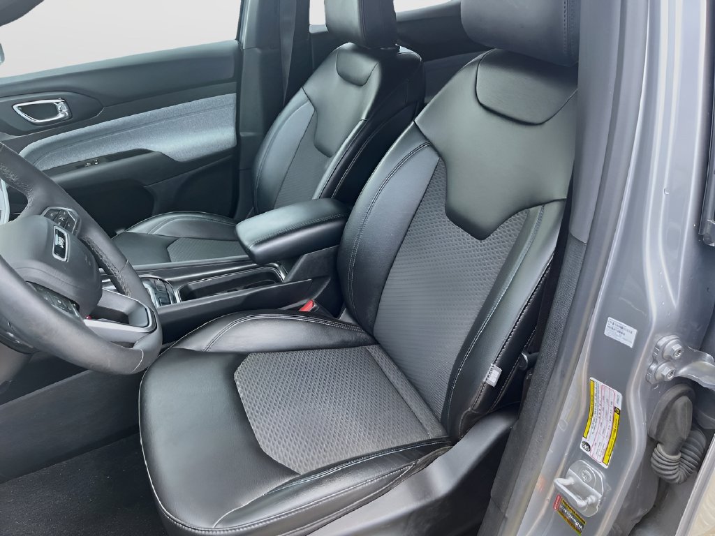 Used 2023 Jeep Compass Latitude w/ Convenience Group AWD/4WD image 20